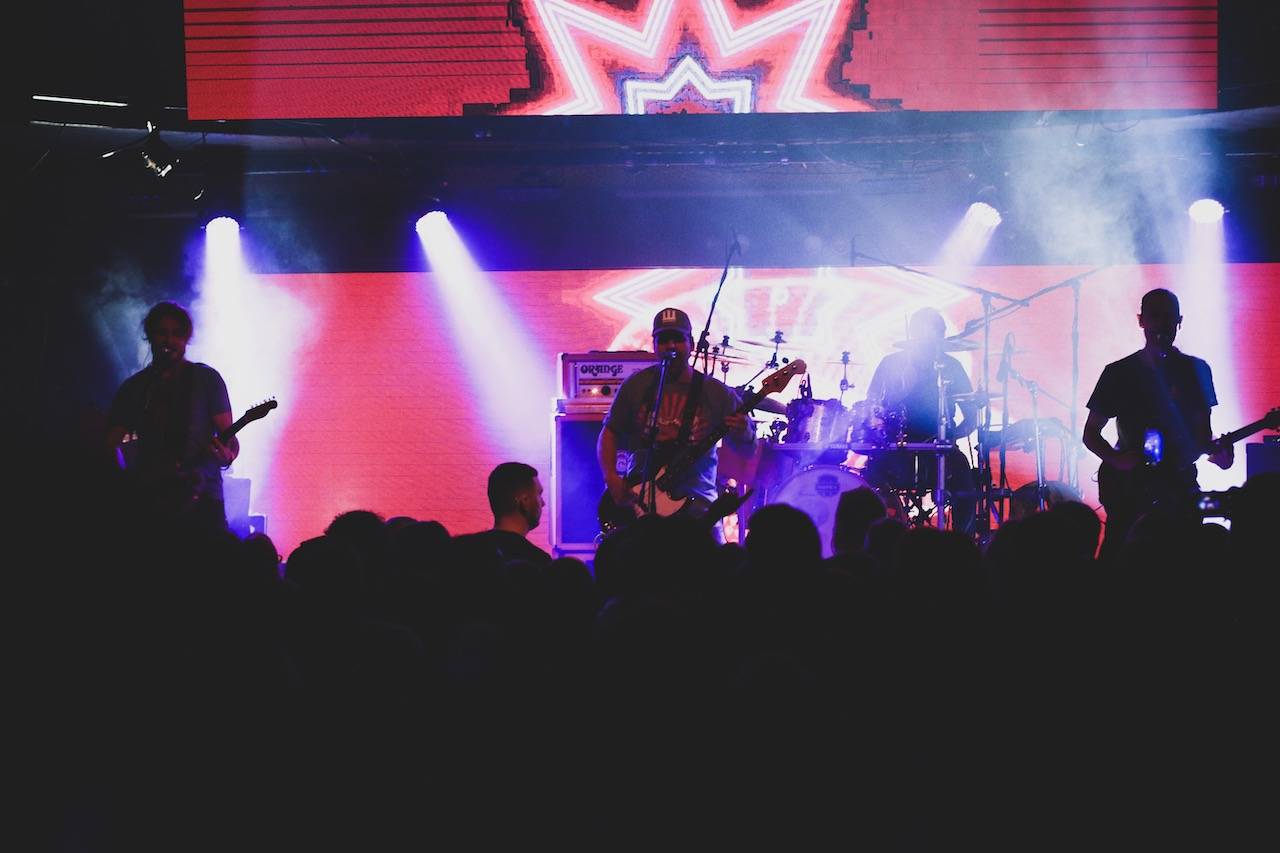 Wohnout v pražské Retro Music Hall nezahráli ani jeden pomalý song. Sál tančil od začátku do konce