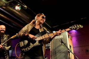 Parádní funky večer v klubu Jazz Dock v podání baskytaristky Prince Idy Nielsen & The Funkbots