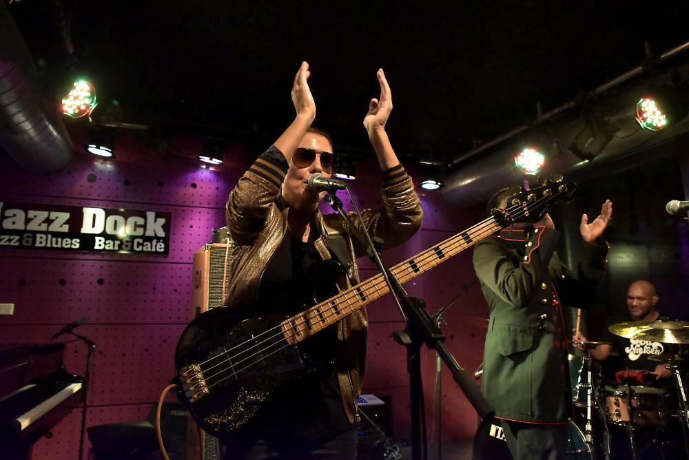 Parádní funky večer v klubu Jazz Dock v podání baskytaristky Prince Idy Nielsen & The Funkbots