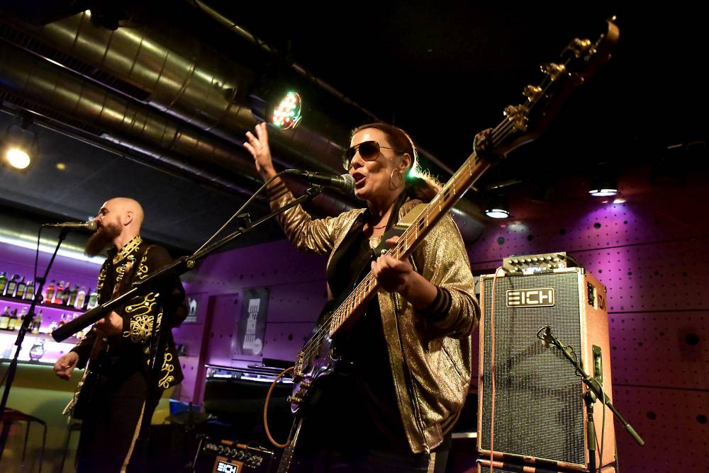 Parádní funky večer v klubu Jazz Dock v podání baskytaristky Prince Idy Nielsen & The Funkbots