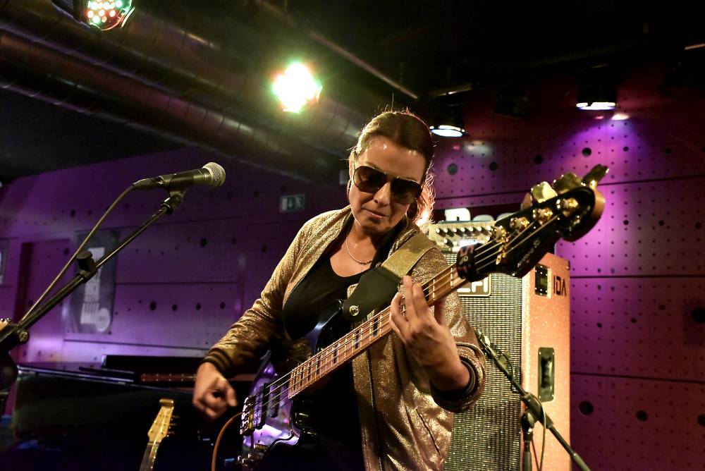 Parádní funky večer v klubu Jazz Dock v podání baskytaristky Prince Idy Nielsen & The Funkbots