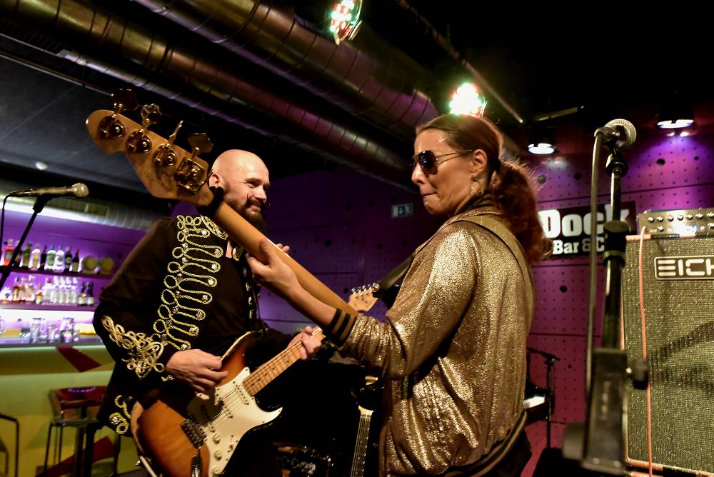 Parádní funky večer v klubu Jazz Dock v podání baskytaristky Prince Idy Nielsen & The Funkbots