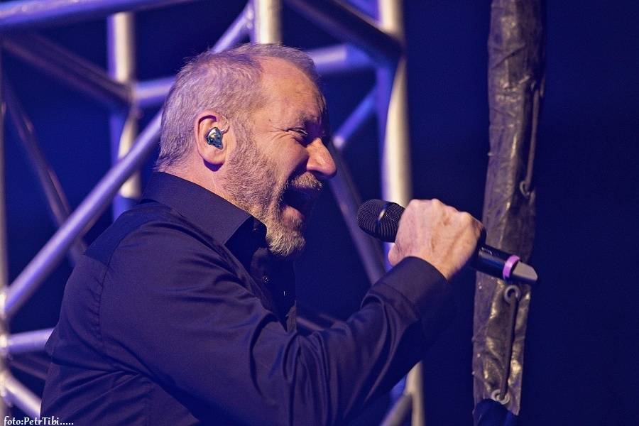 Evolucie v Českých Budějovicích: Lucie potěšila fanoušky starými hity i písněmi z loňského alba