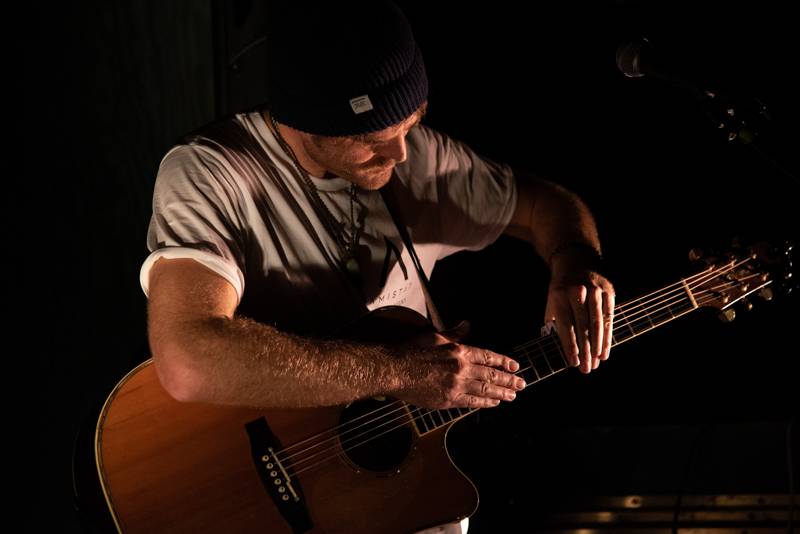 Okouzlující bratři Amistat s českými kořeny dojali v komorní atmosféře Palác Akropolis