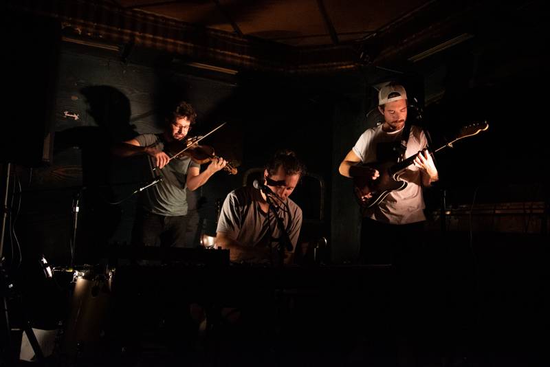 Okouzlující bratři Amistat s českými kořeny dojali v komorní atmosféře Palác Akropolis