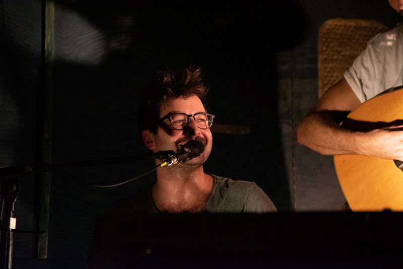 Okouzlující bratři Amistat s českými kořeny dojali v komorní atmosféře Palác Akropolis