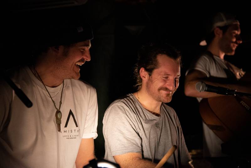 Okouzlující bratři Amistat s českými kořeny dojali v komorní atmosféře Palác Akropolis