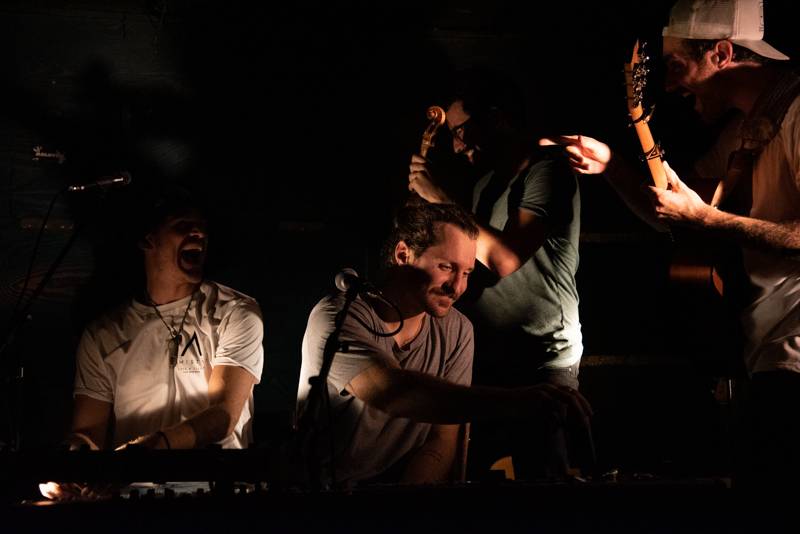 Okouzlující bratři Amistat s českými kořeny dojali v komorní atmosféře Palác Akropolis