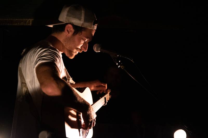 Okouzlující bratři Amistat s českými kořeny dojali v komorní atmosféře Palác Akropolis