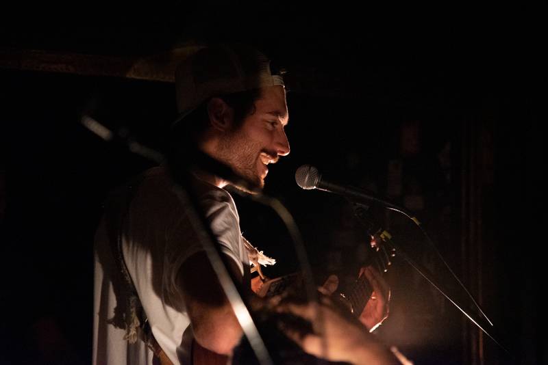 Okouzlující bratři Amistat s českými kořeny dojali v komorní atmosféře Palác Akropolis