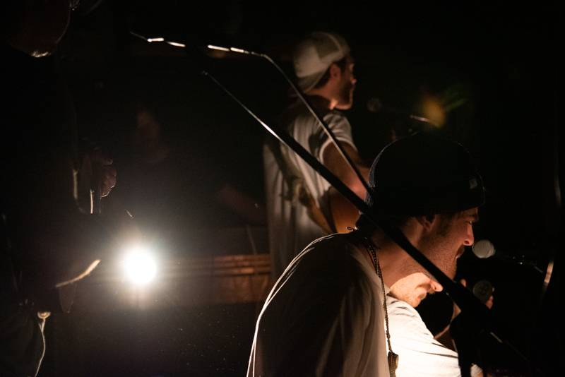 Okouzlující bratři Amistat s českými kořeny dojali v komorní atmosféře Palác Akropolis