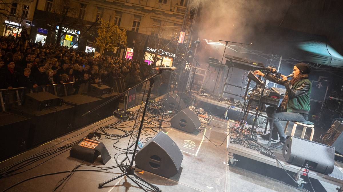 Festival svobody: Na Václavském náměstí slavili třicet let od Sametové revoluce Aneta Langerová, Tata Bojs i Vypsaná Fixa
