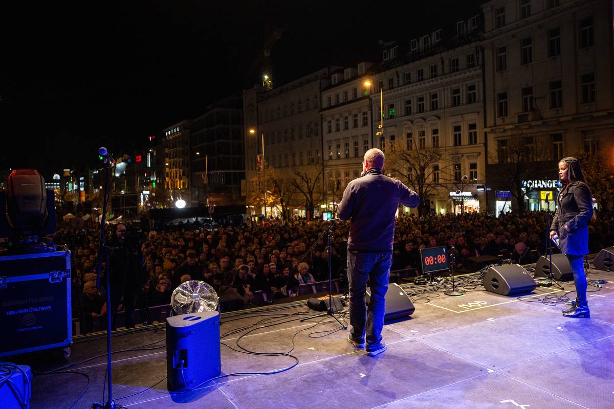 Festival svobody: Na Václavském náměstí slavili třicet let od Sametové revoluce Aneta Langerová, Tata Bojs i Vypsaná Fixa