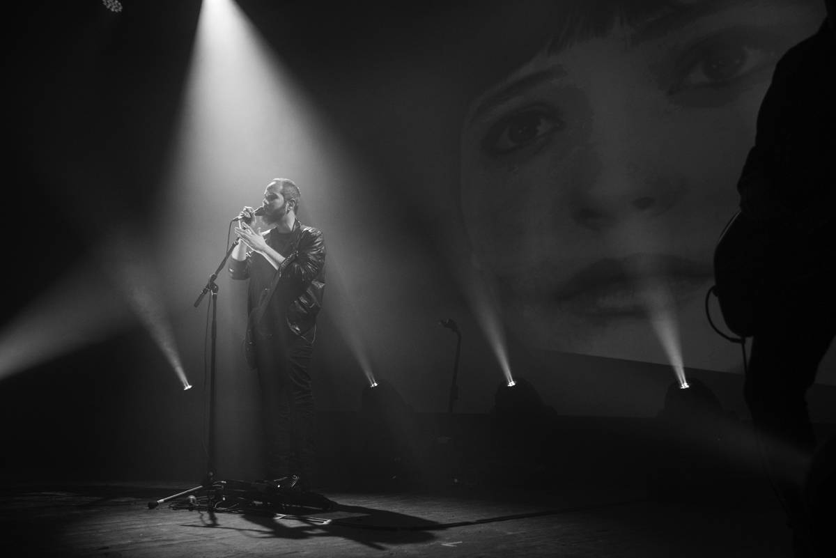 Melancholie ovládla Prahu: Cigarettes After Sex naplnili podruhé Roxy