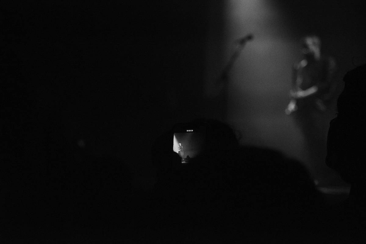 Melancholie ovládla Prahu: Cigarettes After Sex naplnili podruhé Roxy