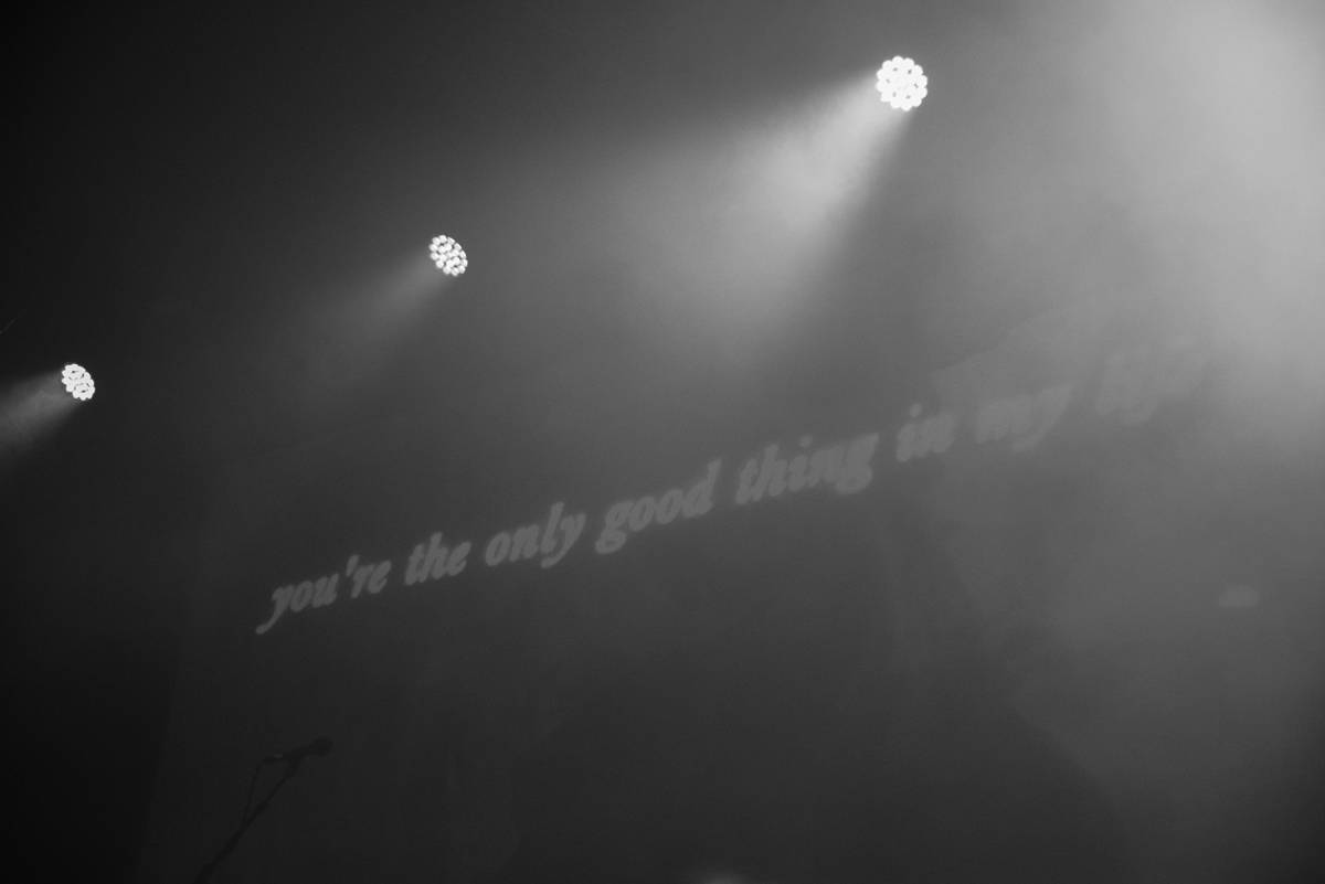 Melancholie ovládla Prahu: Cigarettes After Sex naplnili podruhé Roxy