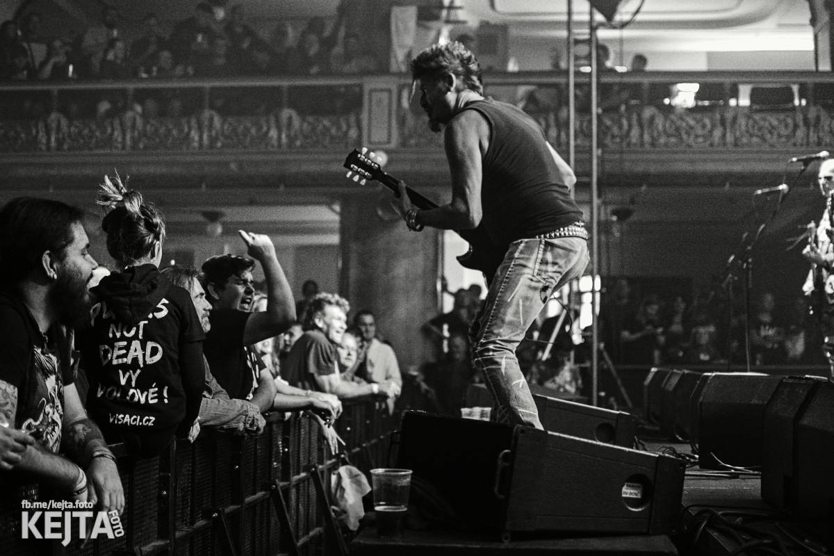 Visací zámek slavil v Lucerně 37 let. Přišla dokonce i striptérka