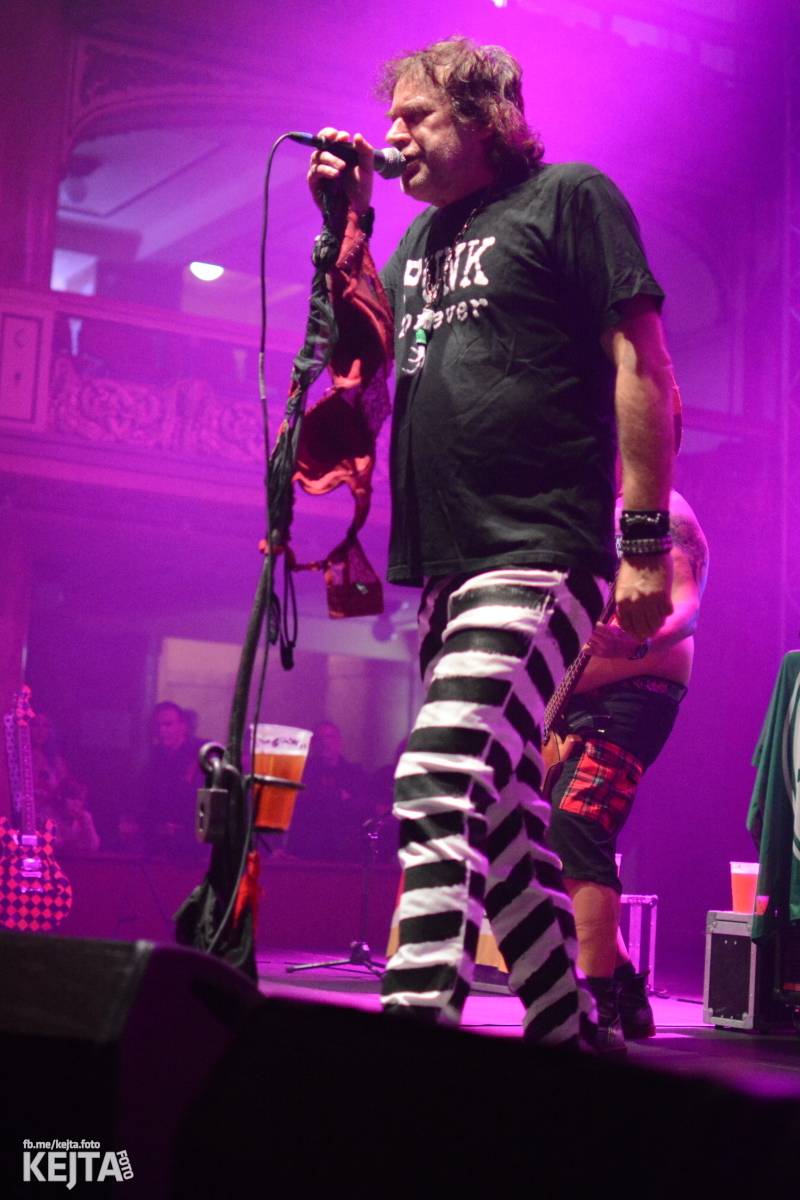 Visací zámek slavil v Lucerně 37 let. Přišla dokonce i striptérka