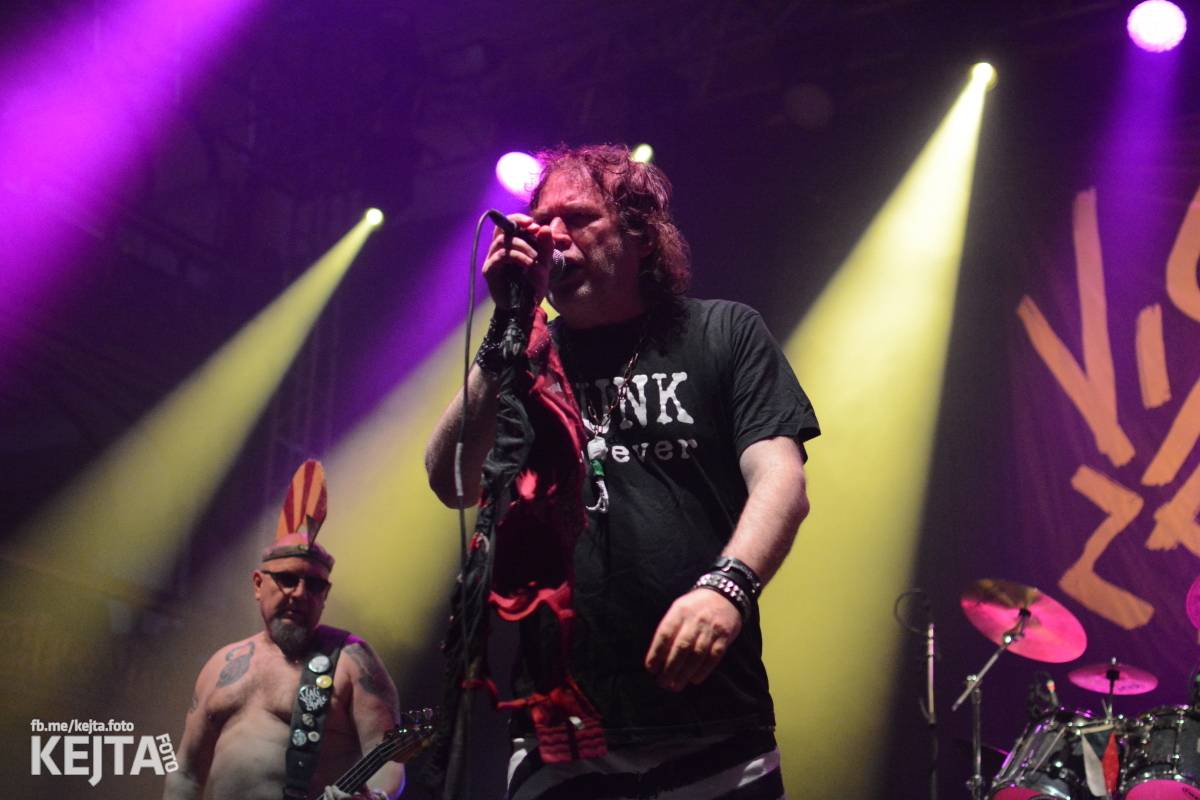 Visací zámek slavil v Lucerně 37 let. Přišla dokonce i striptérka