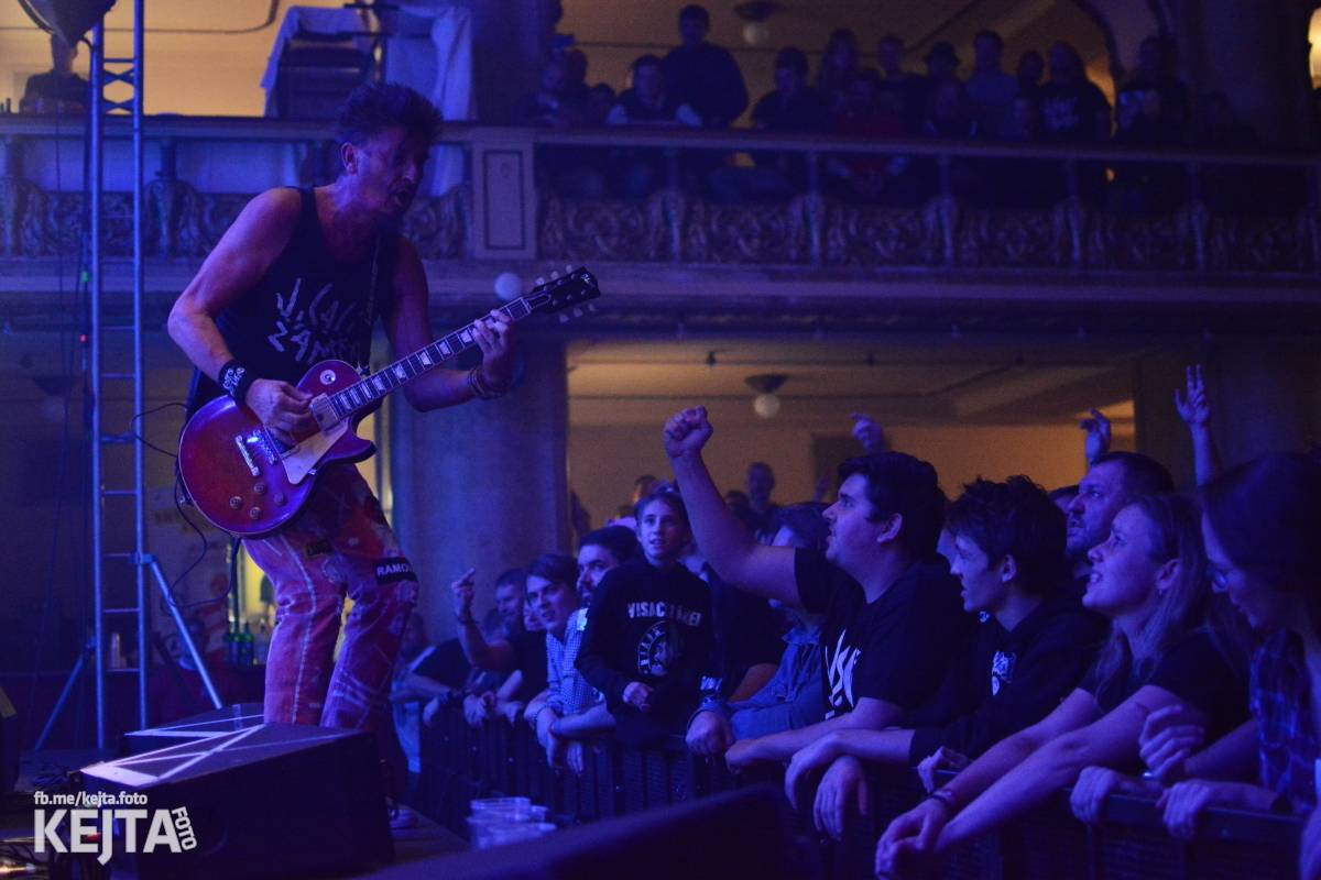 Visací zámek slavil v Lucerně 37 let. Přišla dokonce i striptérka