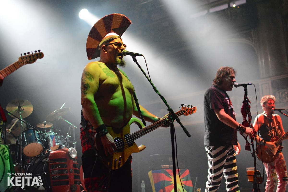 Visací zámek slavil v Lucerně 37 let. Přišla dokonce i striptérka