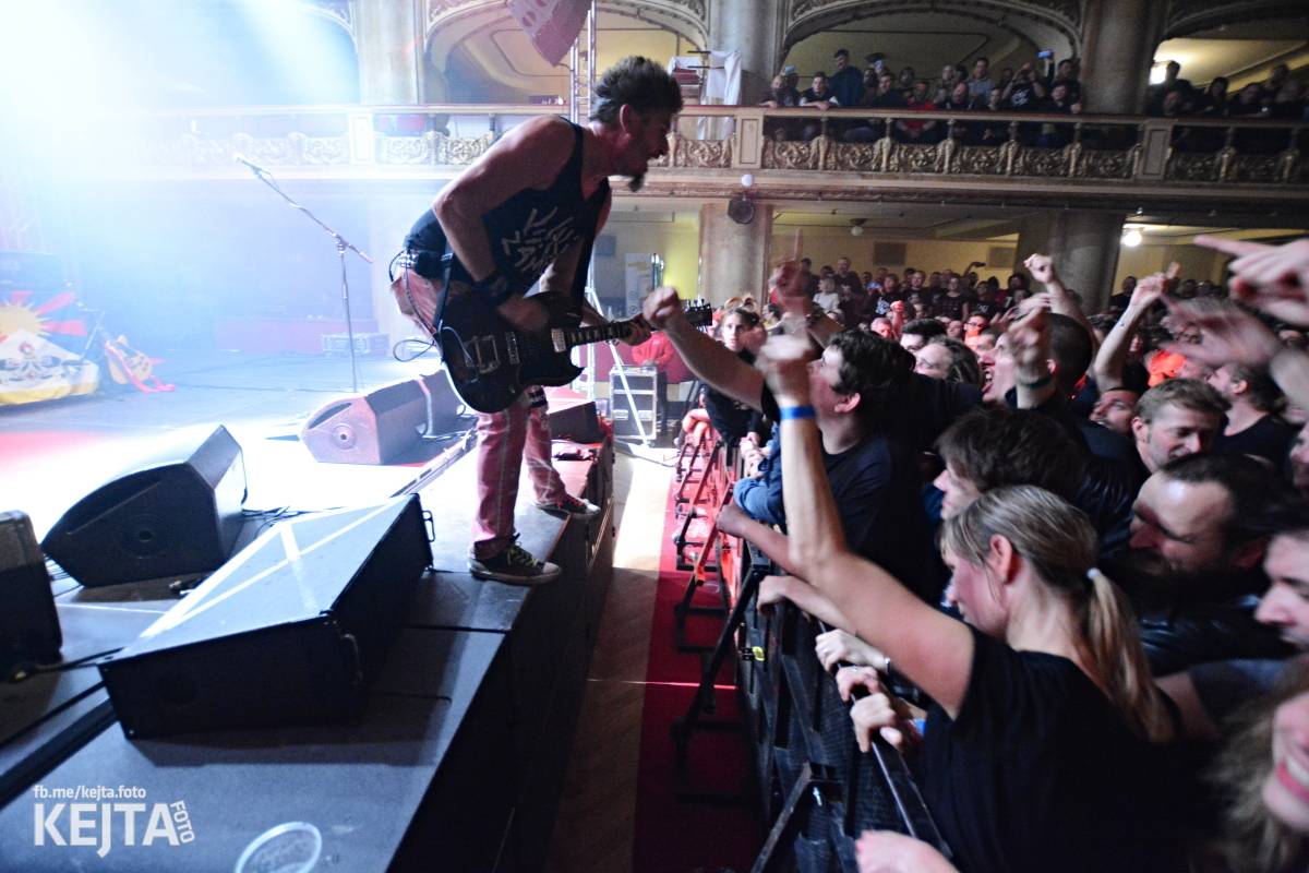 Visací zámek slavil v Lucerně 37 let. Přišla dokonce i striptérka