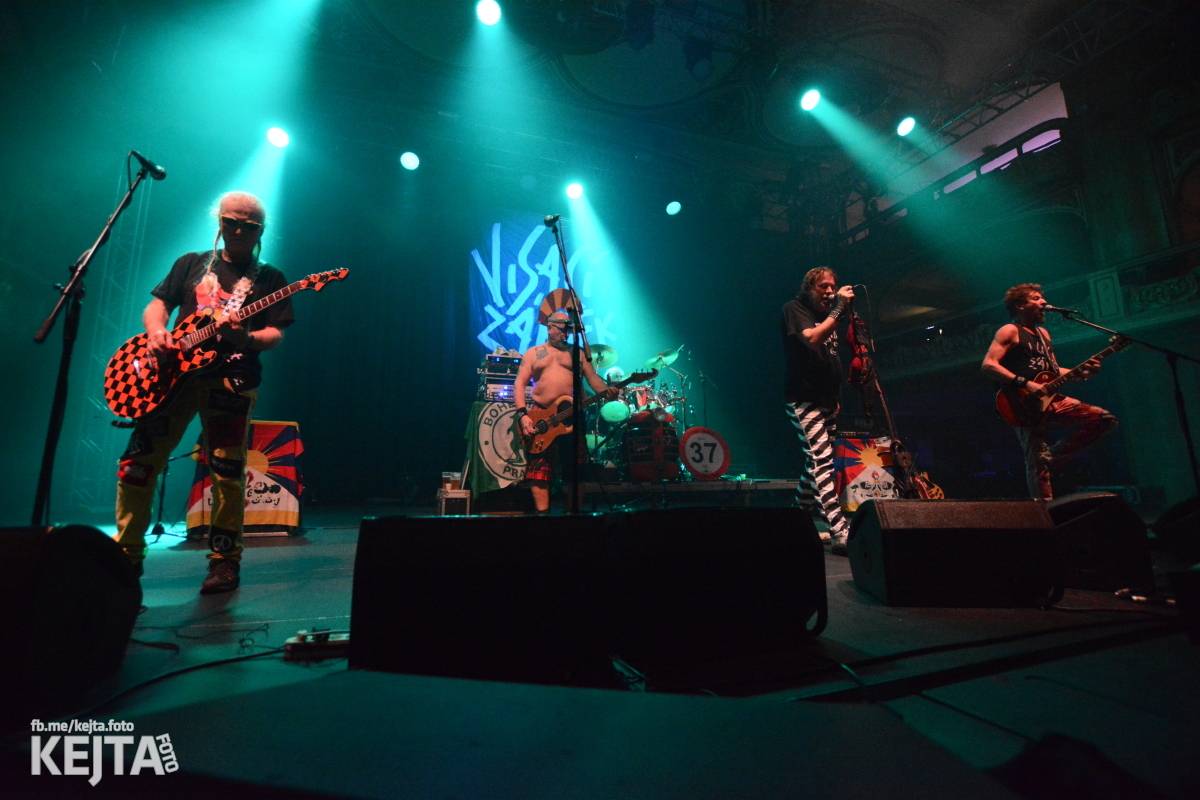 Visací zámek slavil v Lucerně 37 let. Přišla dokonce i striptérka