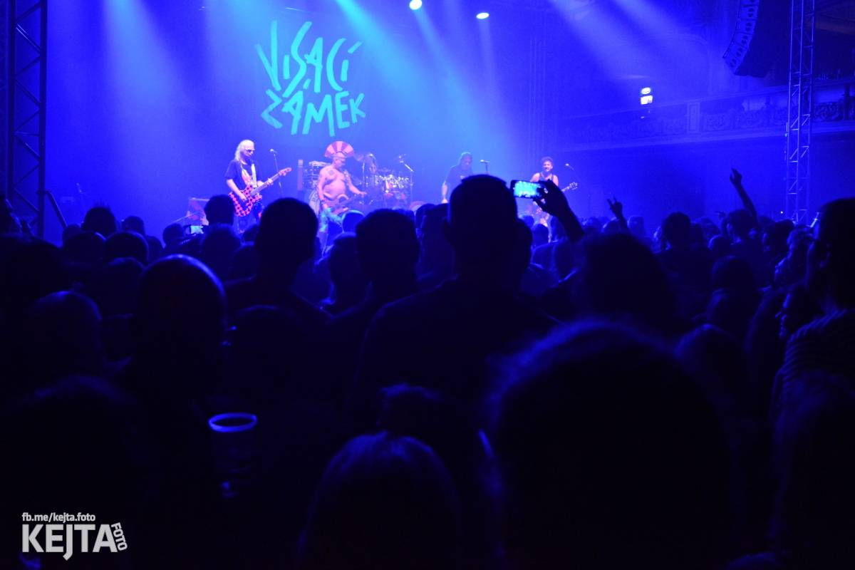 Visací zámek slavil v Lucerně 37 let. Přišla dokonce i striptérka