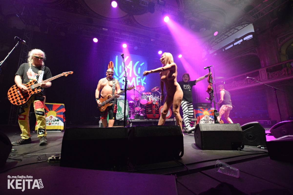 Visací zámek slavil v Lucerně 37 let. Přišla dokonce i striptérka