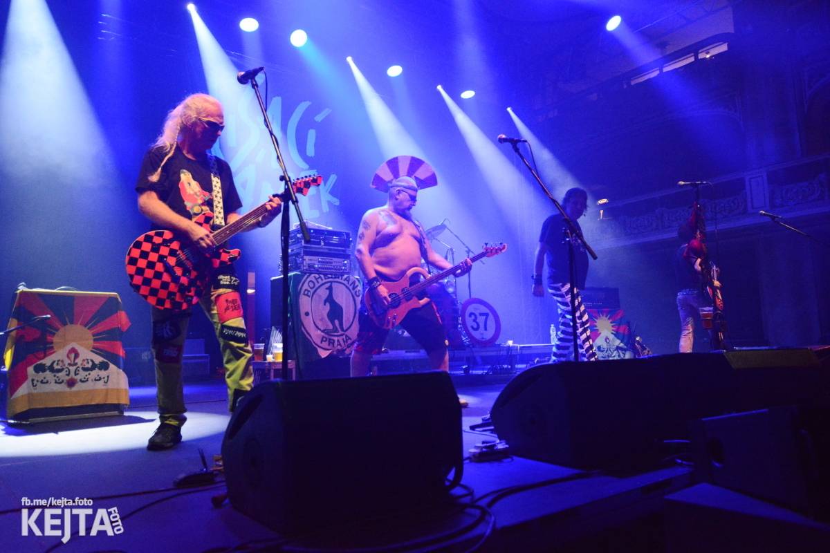 Visací zámek slavil v Lucerně 37 let. Přišla dokonce i striptérka