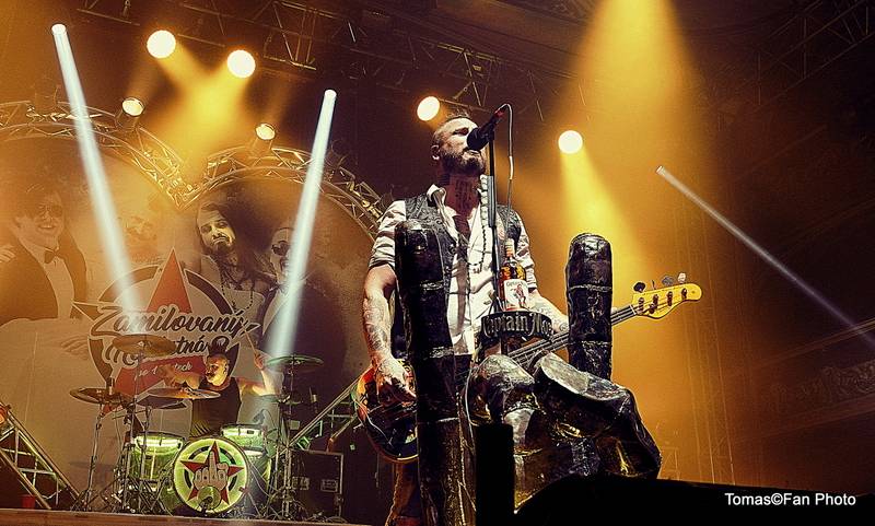 Rybičky 48 slavili sedmnáctiny v Lucerně. Vzpomínali na své začátky a zvali do O2 areny