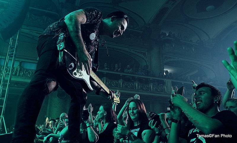 Rybičky 48 slavili sedmnáctiny v Lucerně. Vzpomínali na své začátky a zvali do O2 areny