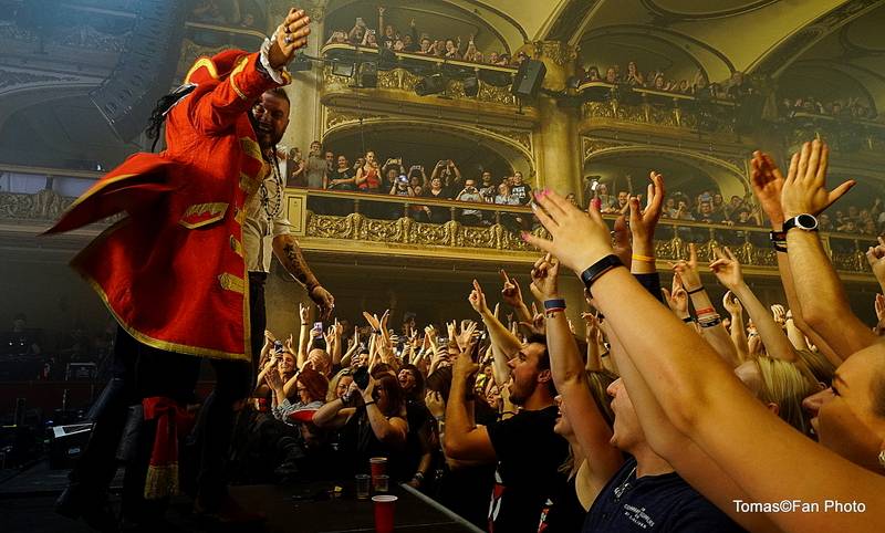 Rybičky 48 slavili sedmnáctiny v Lucerně. Vzpomínali na své začátky a zvali do O2 areny