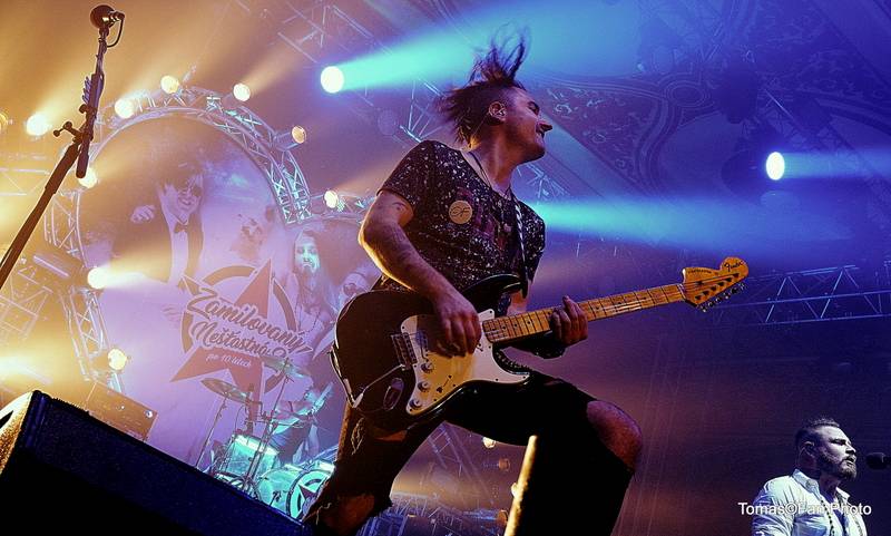 Rybičky 48 slavili sedmnáctiny v Lucerně. Vzpomínali na své začátky a zvali do O2 areny