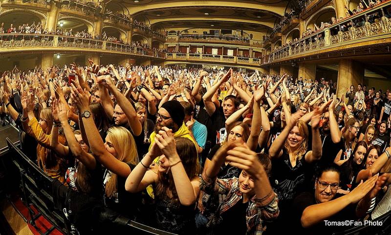 Rybičky 48 slavili sedmnáctiny v Lucerně. Vzpomínali na své začátky a zvali do O2 areny