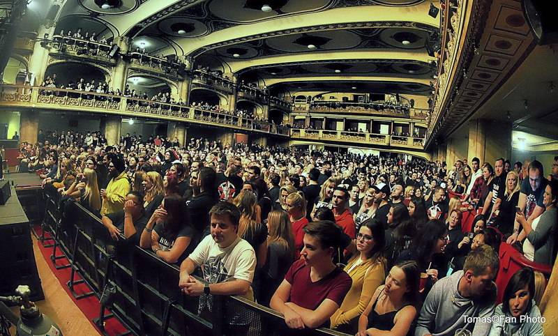 Rybičky 48 slavili sedmnáctiny v Lucerně. Vzpomínali na své začátky a zvali do O2 areny