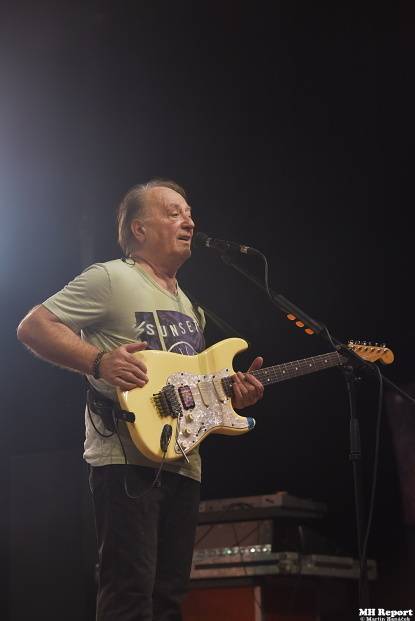 Olympic zazářil v Plzni, s Petrem Jandou si lidé zpívali hit za hitem