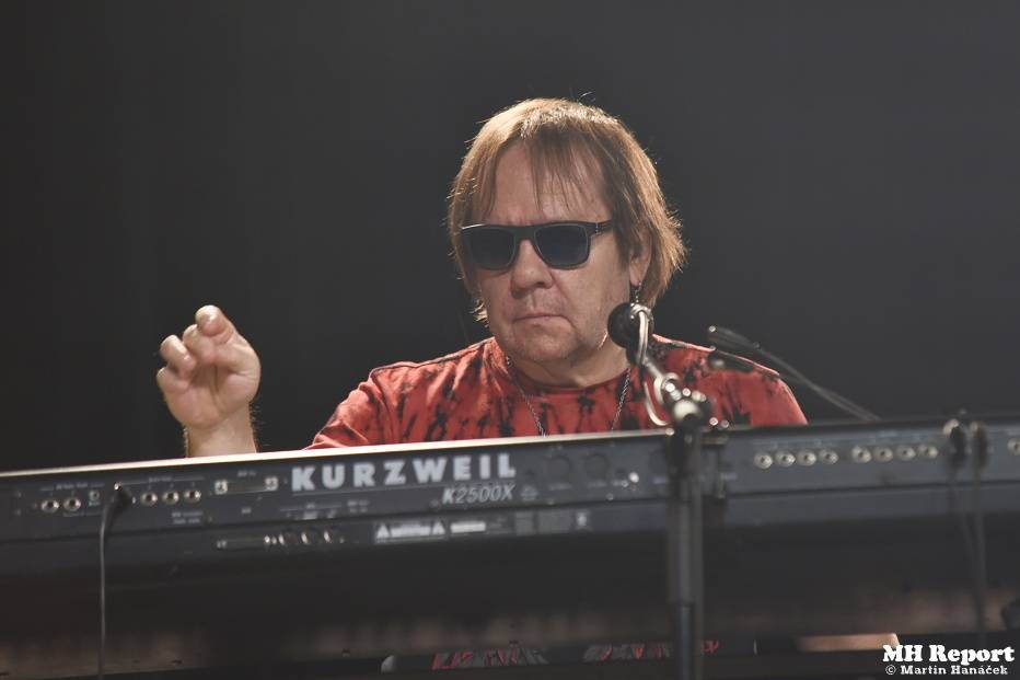 Olympic zazářil v Plzni, s Petrem Jandou si lidé zpívali hit za hitem