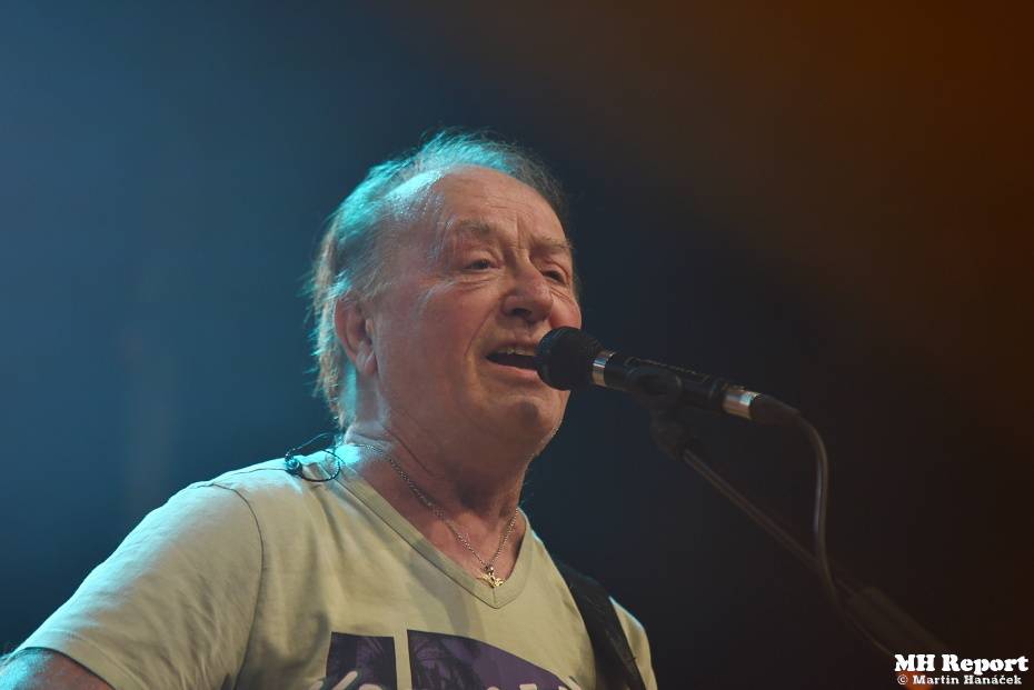 Olympic zazářil v Plzni, s Petrem Jandou si lidé zpívali hit za hitem