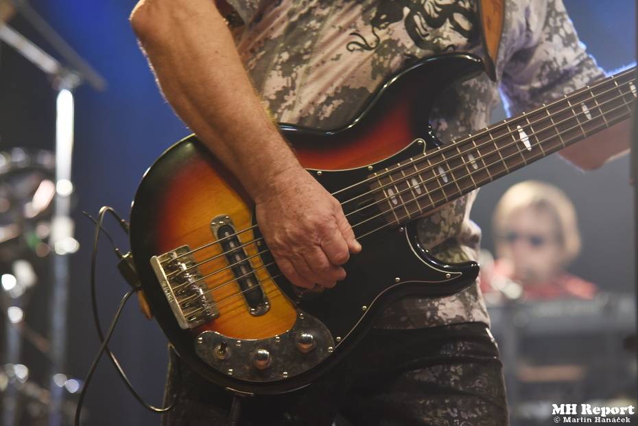 Olympic zazářil v Plzni, s Petrem Jandou si lidé zpívali hit za hitem