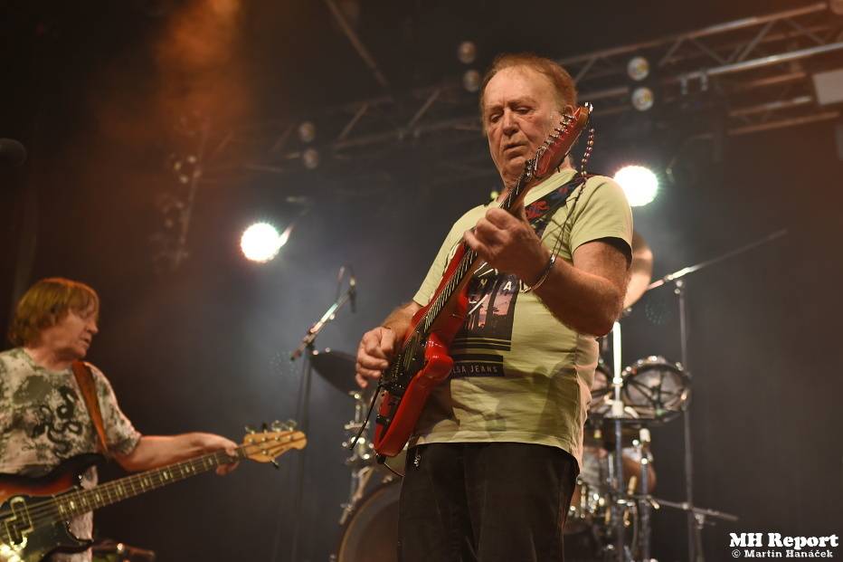 Olympic zazářil v Plzni, s Petrem Jandou si lidé zpívali hit za hitem