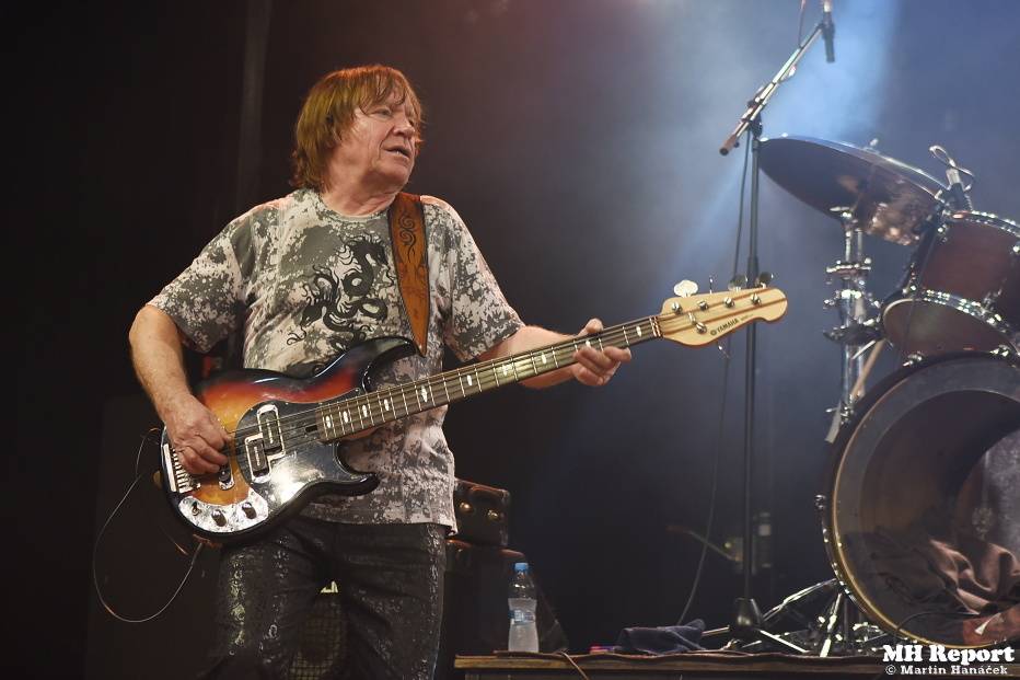 Olympic zazářil v Plzni, s Petrem Jandou si lidé zpívali hit za hitem