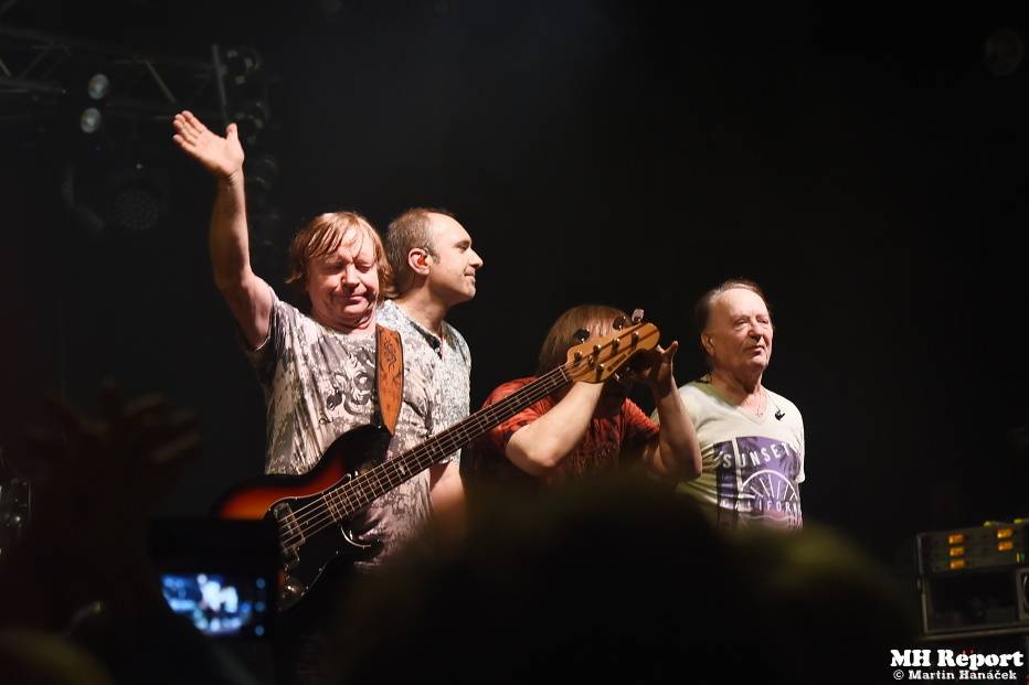 Olympic zazářil v Plzni, s Petrem Jandou si lidé zpívali hit za hitem