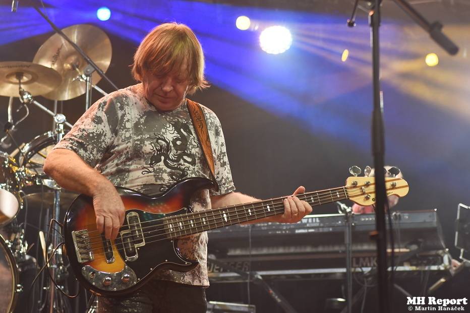 Olympic zazářil v Plzni, s Petrem Jandou si lidé zpívali hit za hitem