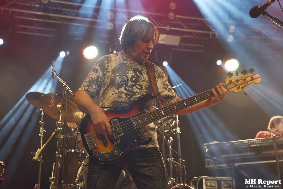 Olympic zazářil v Plzni, s Petrem Jandou si lidé zpívali hit za hitem