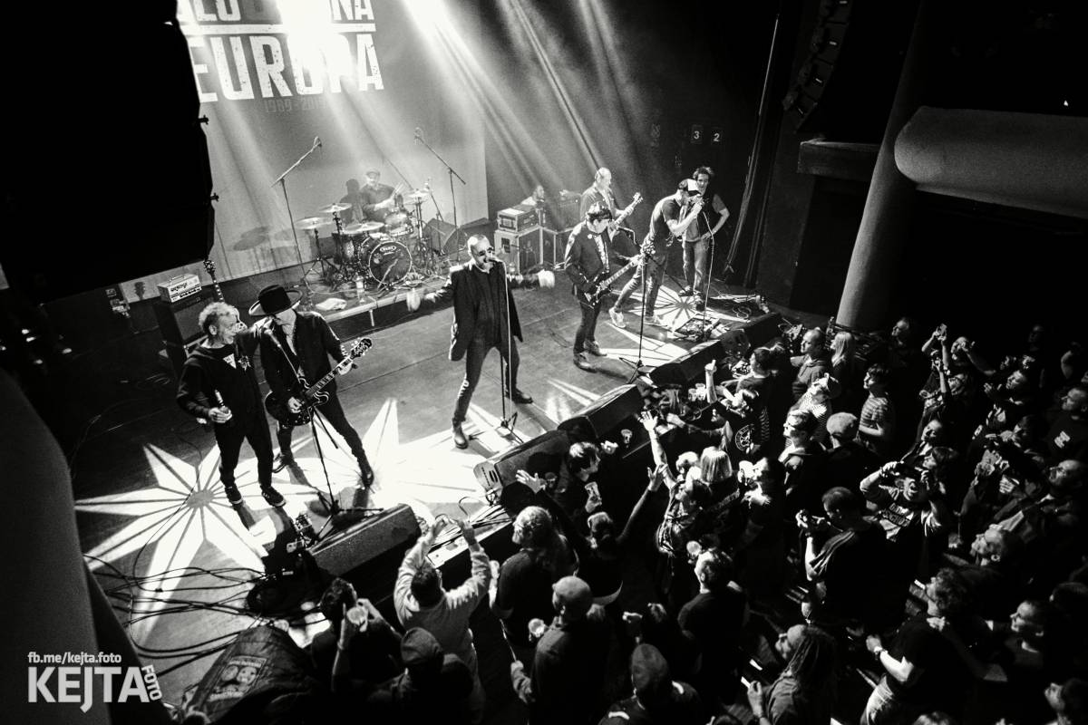 Třicet let punkové Slobodné Európy: V Akropoli gratulovali členové SPS nebo Plexis