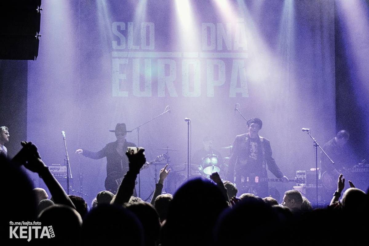 Třicet let punkové Slobodné Európy: V Akropoli gratulovali členové SPS nebo Plexis