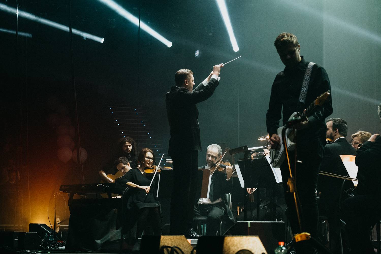 Ewa Farna v O2 universu dojímala i rozesmívala, za zády měla Karlovarský symfonický orchestr