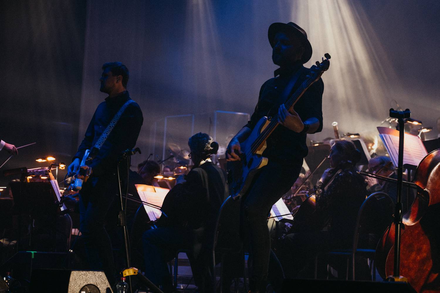 Ewa Farna v O2 universu dojímala i rozesmívala, za zády měla Karlovarský symfonický orchestr