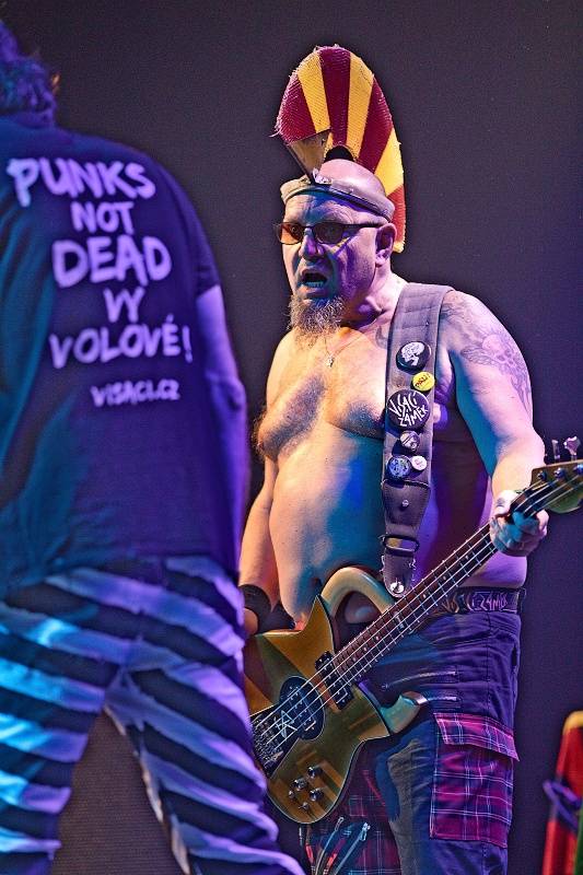 Visací zámek slavil v Českých Budějovicích 37 let. Gratulovali Znouzectnost i striptérka